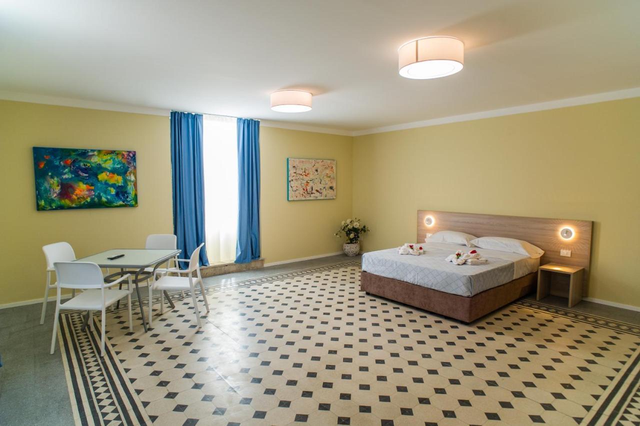 Historico Loft & Rooms Palazzo Adragna XIX Трапани Экстерьер фото